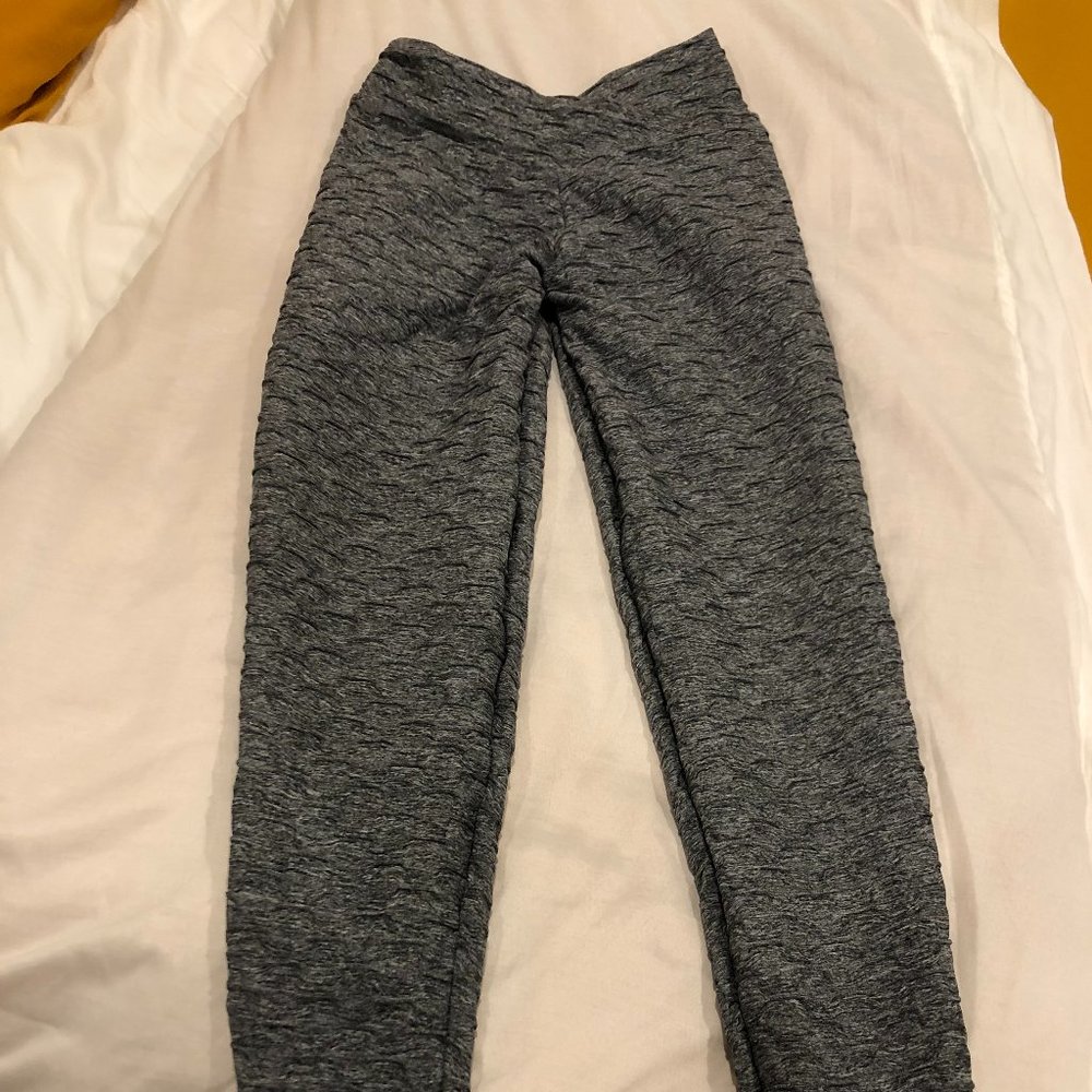 Never Worn,Gray Muscle Sisters Bubble Leggings (L, fits like a S)